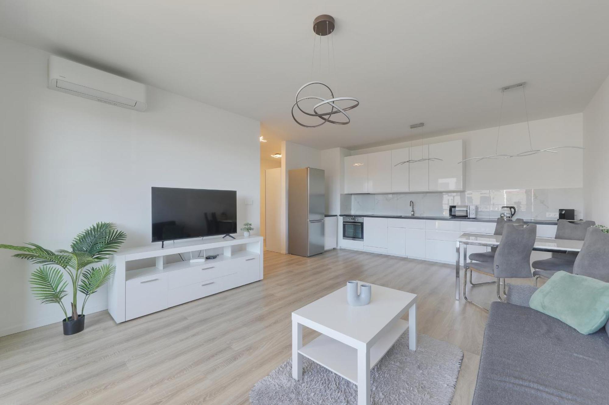 Bazova Apartment With Free Parking Bratislava Buitenkant foto